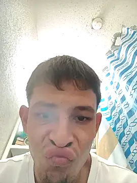 Snapshot of Leonul chatting on January 2025 11:02:01 PM Leonul online show from January 2025 11:02:01 PM