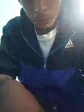 Snapshot of Leonul chatting on February 2025 07:43:01 AM Leonul online show from February 2025 07:43:01 AM