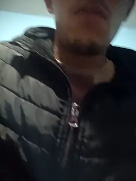 Snapshot of Leonul chatting on October 2025 06:12:01 AM Leonul online show from October 2025 06:12:01 AM