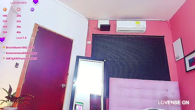 Snapshot of littleebluee chatting on January 2025 09:34:02 AM littleebluee online show from January 2025 09:34:02 AM