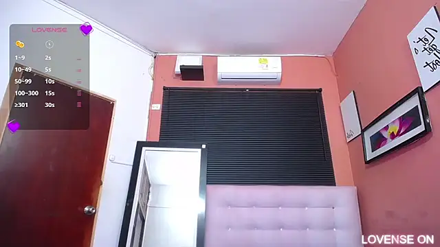 Snapshot of littleebluee chatting on March 2025 09:34:02 AM littleebluee online show from March 2025 09:34:02 AM