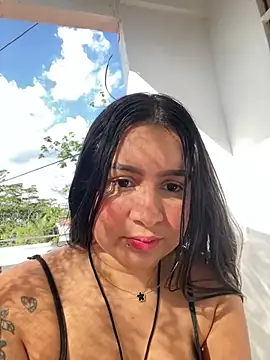 Pretty Isadora online show from January 2025 08:19:02 PM