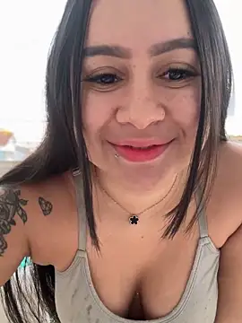 Pretty Isadora online show from September 2025 11:15:01 AM