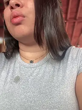 Pretty Isadora online show from October 2025 07:01:02 PM