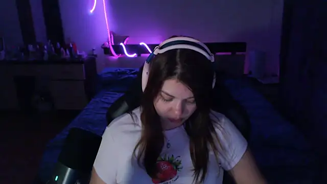 Snapshot of helengilmor chatting on November 2025 05:24:01 PM helengilmor online show from November 2025 05:24:01 PM