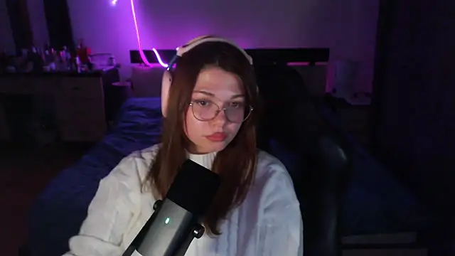 Snapshot of helengilmor chatting on November 2025 05:41:01 PM helengilmor online show from November 2025 05:41:01 PM