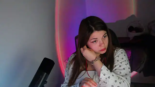 Snapshot of helengilmor chatting on February 2026 06:13:01 PM helengilmor online show from February 2026 06:13:01 PM