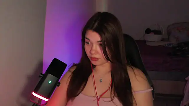 Snapshot of helengilmor chatting on February 2026 05:44:02 PM helengilmor online show from February 2026 05:44:02 PM