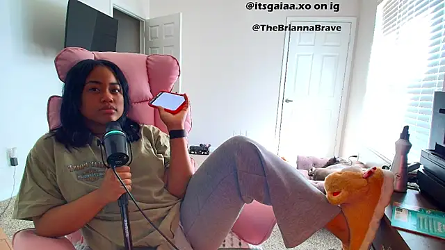 BriannaBrave online show from February 2026 07:54:02 PM