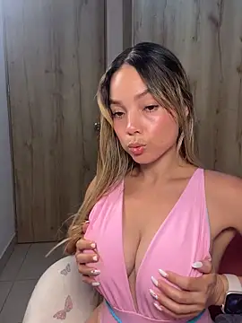 nakary00 online show from October 2025 11:35:01 PM