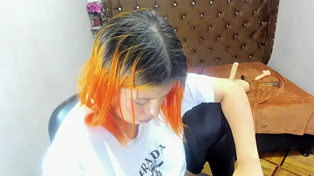 Snapshot of CurvyJulieth chatting on December 2024 07:13:02 AM CurvyJulieth online show from December 2024 07:13:02 AM