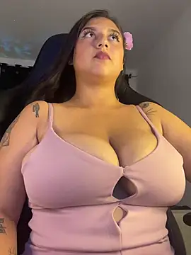 Snapshot of Lau_Beauty chatting on February 2025 08:18:01 AM Lau Beauty online show from February 2025 08:18:01 AM