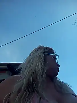 natally ross21 online show from October 2025 01:28:02 PM