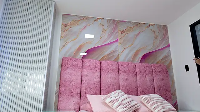 kendal rossi online show from February 2026 11:53:02 AM