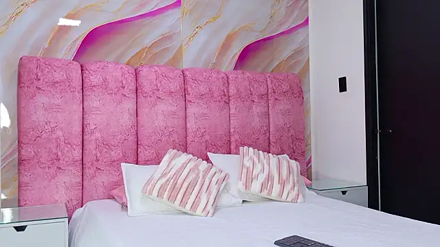 kendal rossi online show from February 2026 12:05:02 PM