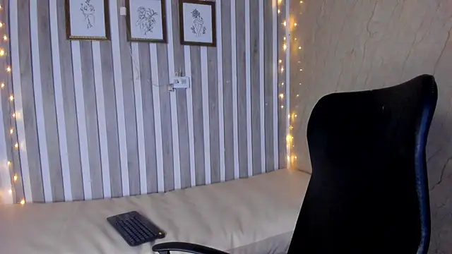 Snapshot of sabrinahimss chatting on February 2025 11:22:02 PM sabrinahimss online show from February 2025 11:22:02 PM