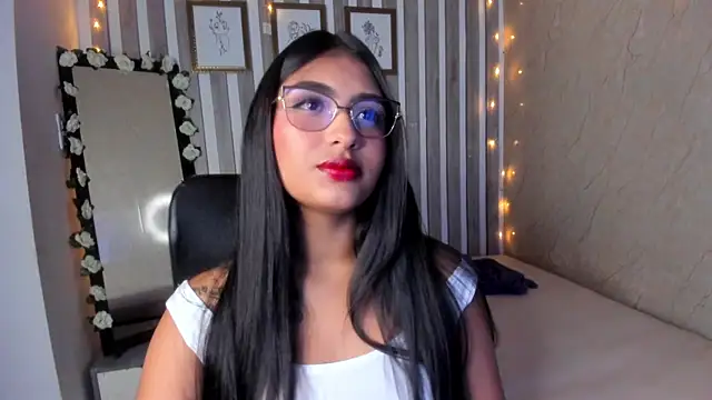 Snapshot of sabrinahimss chatting on March 2025 10:20:01 PM sabrinahimss online show from March 2025 10:20:01 PM