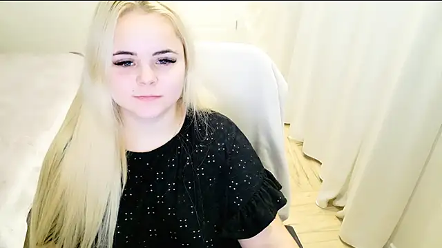 lovely-eyes online show from January 2025 01:22:02 AM