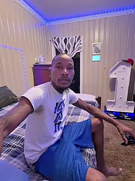 KingDerRico online show from August 2026 10:33:02 PM