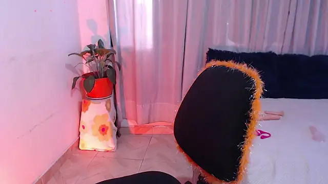 Zoe--khalL online show from December 2024 10:56:02 PM