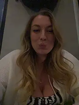 Sweet   Emily online show from January 2026 07:11:01 PM