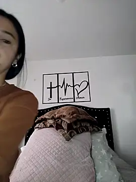 Snapshot of EimyParker_ chatting on September 2025 02:11:02 PM EimyParker online show from September 2025 02:11:02 PM