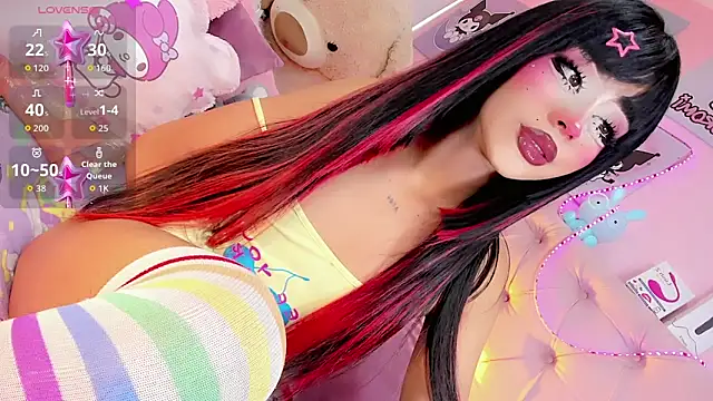 Snapshot of Cute_Roxxy chatting on May 2026 06:38:02 PM Cute Roxxy online show from May 2026 06:38:02 PM
