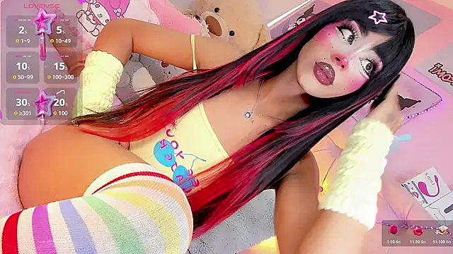 Snapshot of Cute_Roxxy chatting on June 2026 05:28:02 PM Cute Roxxy online show from June 2026 05:28:02 PM