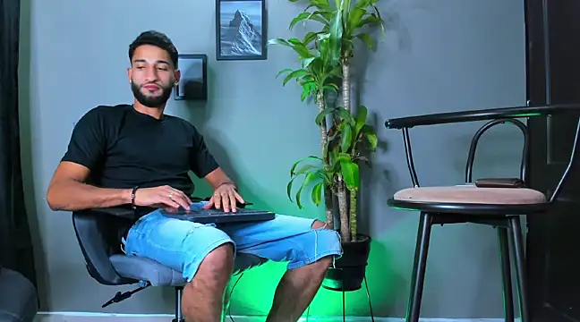 Damian 022 online show from March 2025 09:48:01 PM