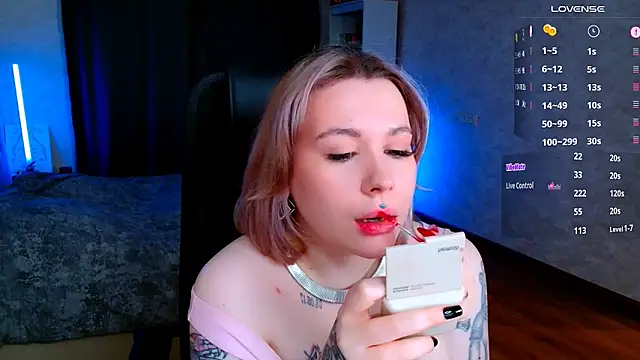 Snapshot of Blueberry-baby chatting on February 2025 05:42:02 AM Blueberry-baby online show from February 2025 05:42:02 AM