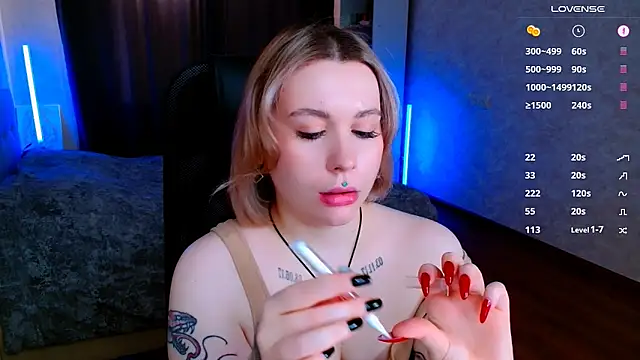 Snapshot of Blueberry-baby chatting on February 2025 08:50:02 AM Blueberry-baby online show from February 2025 08:50:02 AM