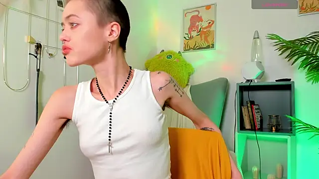 Snapshot of PamelaYong chatting on December 2024 01:49:02 PM PamelaYong online show from December 2024 01:49:02 PM