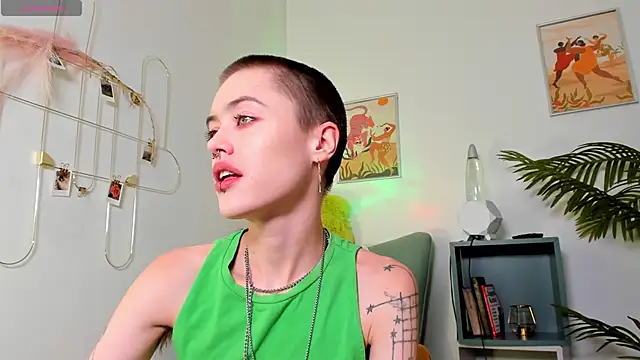 Snapshot of PamelaYong chatting on December 2024 01:38:02 PM PamelaYong online show from December 2024 01:38:02 PM