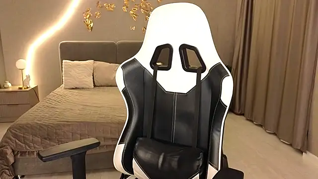 ammy cummy online show from December 2025 03:55:02 AM