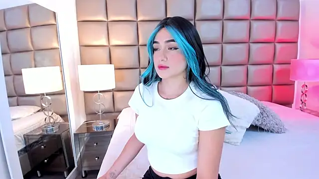 Snapshot of AnnyHizzle chatting on February 2025 09:40:01 PM AnnyHizzle online show from February 2025 09:40:01 PM