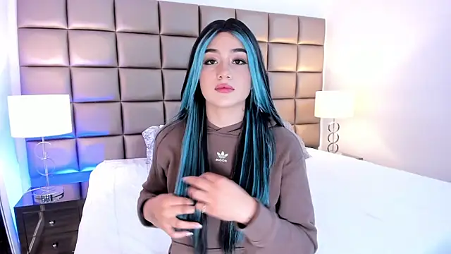 Snapshot of AnnyHizzle chatting on February 2025 09:30:01 PM AnnyHizzle online show from February 2025 09:30:01 PM