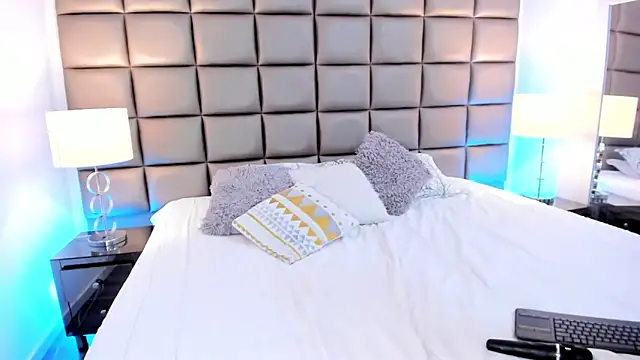 Snapshot of AnnyHizzle chatting on March 2025 03:43:02 AM AnnyHizzle online show from March 2025 03:43:02 AM