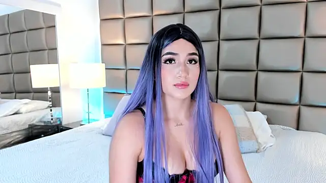 Snapshot of AnnyHizzle chatting on March 2025 09:32:02 PM AnnyHizzle online show from March 2025 09:32:02 PM