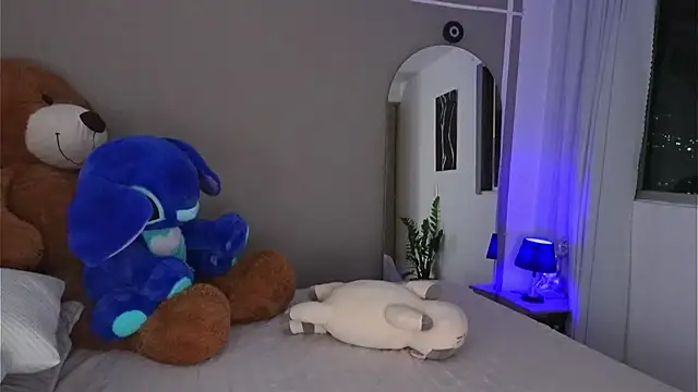 Snapshot of AnnyHizzle chatting on October 2025 01:11:01 AM AnnyHizzle online show from October 2025 01:11:01 AM