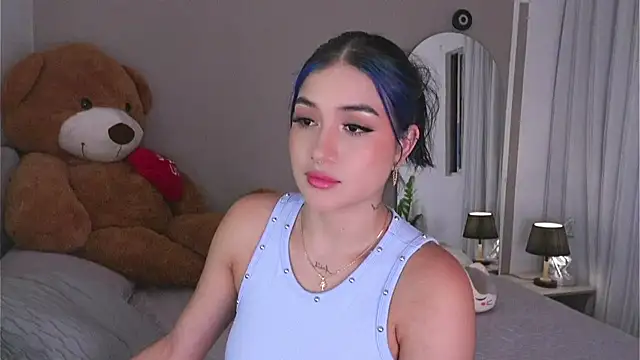 Snapshot of AnnyHizzle chatting on October 2025 11:03:01 PM AnnyHizzle online show from October 2025 11:03:01 PM