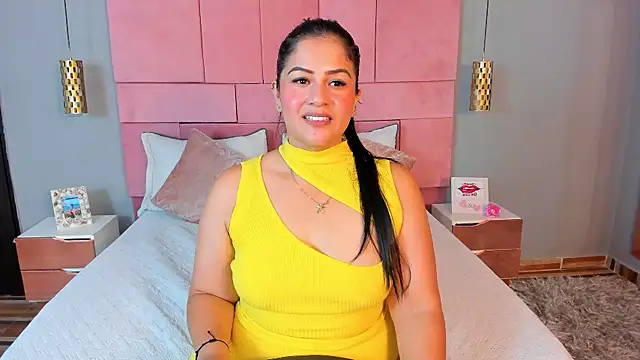 xiomyMorriss online show from November 2025 05:56:02 PM