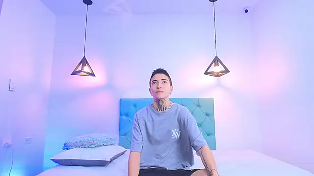 Tinny and Candy online show from February 2025 01:11:01 PM