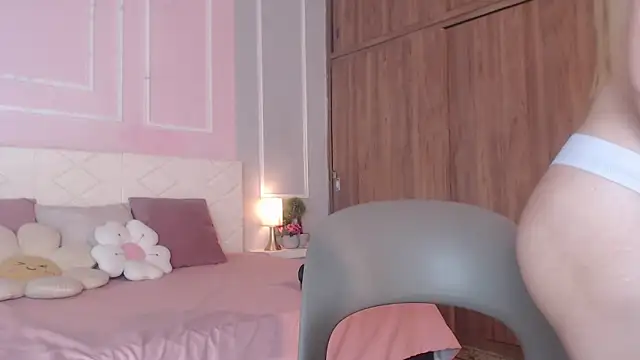 OraLarson online show from September 2025 11:55:02 AM