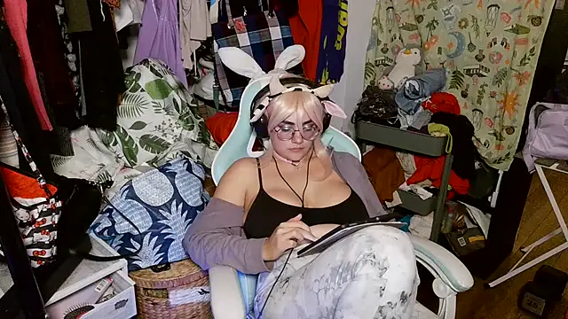 Snapshot of mochi_rainbow chatting on January 2025 04:57:02 AM mochi rainbow online show from January 2025 04:57:02 AM