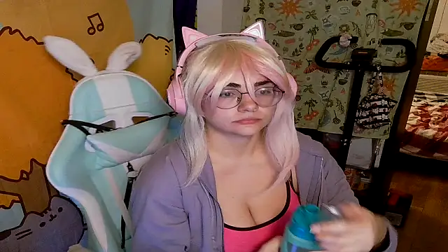 Snapshot of mochi_rainbow chatting on January 2025 02:15:01 AM mochi rainbow online show from January 2025 02:15:01 AM