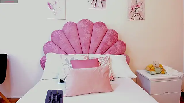MilaaAdams online show from May 2026 11:18:01 AM