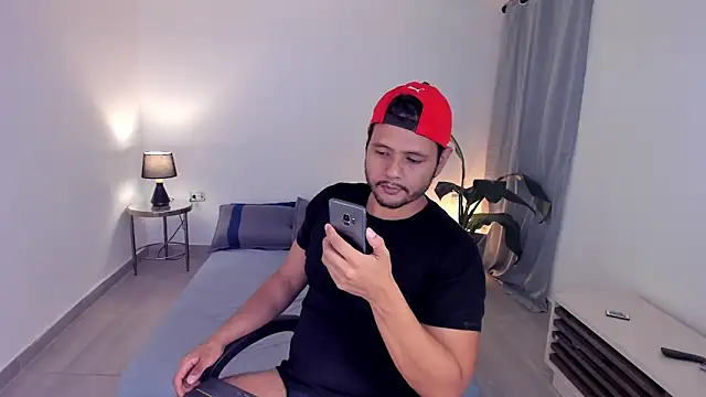 Snapshot of Nate_Ocean chatting on December 2025 01:11:01 AM Nate Ocean online show from December 2025 01:11:01 AM