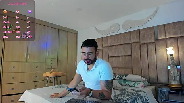 Snapshot of petterwilly1 chatting on February 2025 02:44:02 PM petterwilly1 online show from February 2025 02:44:02 PM