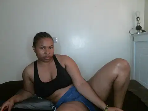 Snapshot of R-thequeen chatting on January 2025 11:54:02 AM R-thequeen online show from January 2025 11:54:02 AM