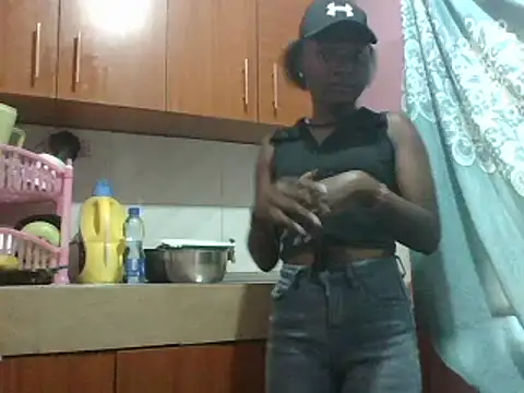 Snapshot of petite_12 chatting on January 2025 03:07:01 PM petite 12 online show from January 2025 03:07:01 PM